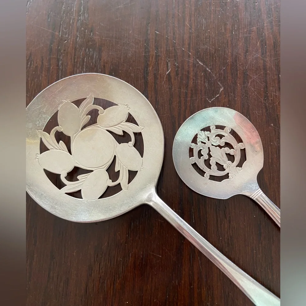 ORIGINAL ROGERS  c1960 HUTTON PATTERN SILVERPLATED TOMATO SERVER & Bon Bon Serve - Picture 2 of 8